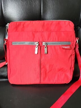 Baggallini Comrade Red Nylon Crossbody Bag Travel Purse